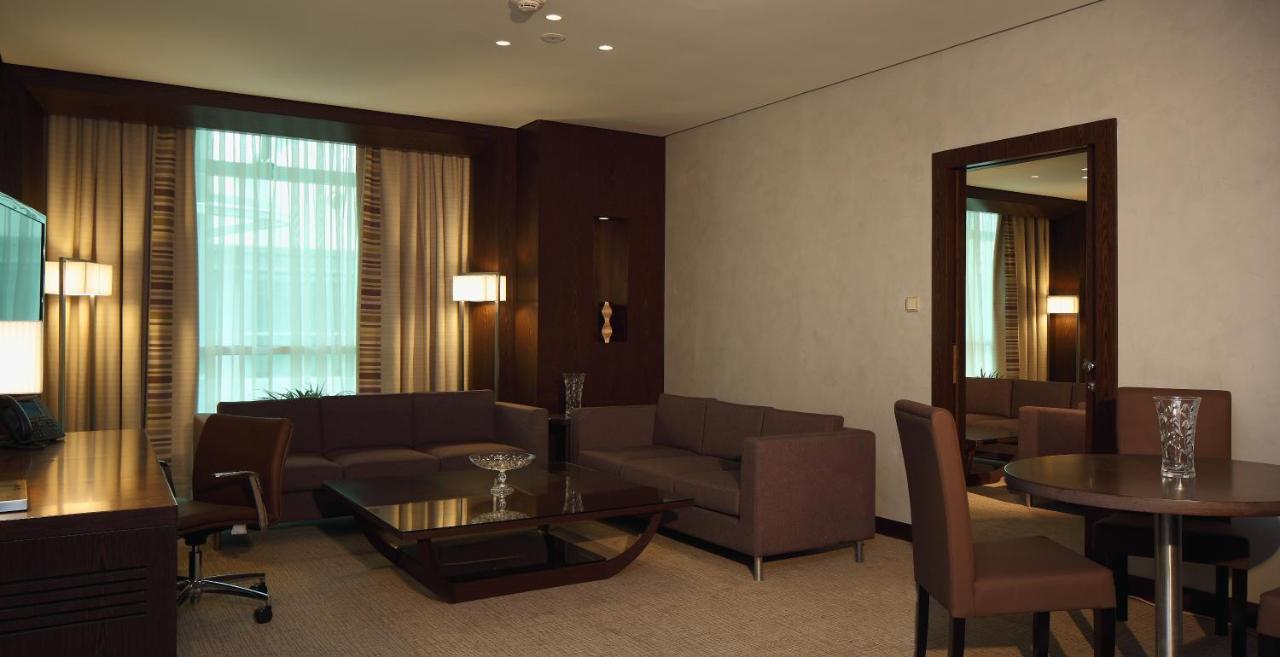 Holiday Inn Meydan By Ihg Riaad Buitenkant foto