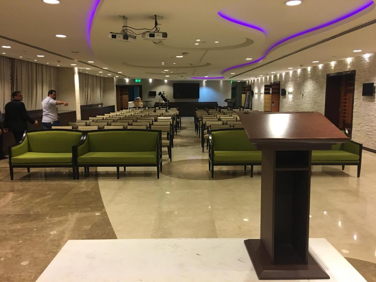 Holiday Inn Meydan By Ihg Riaad Buitenkant foto
