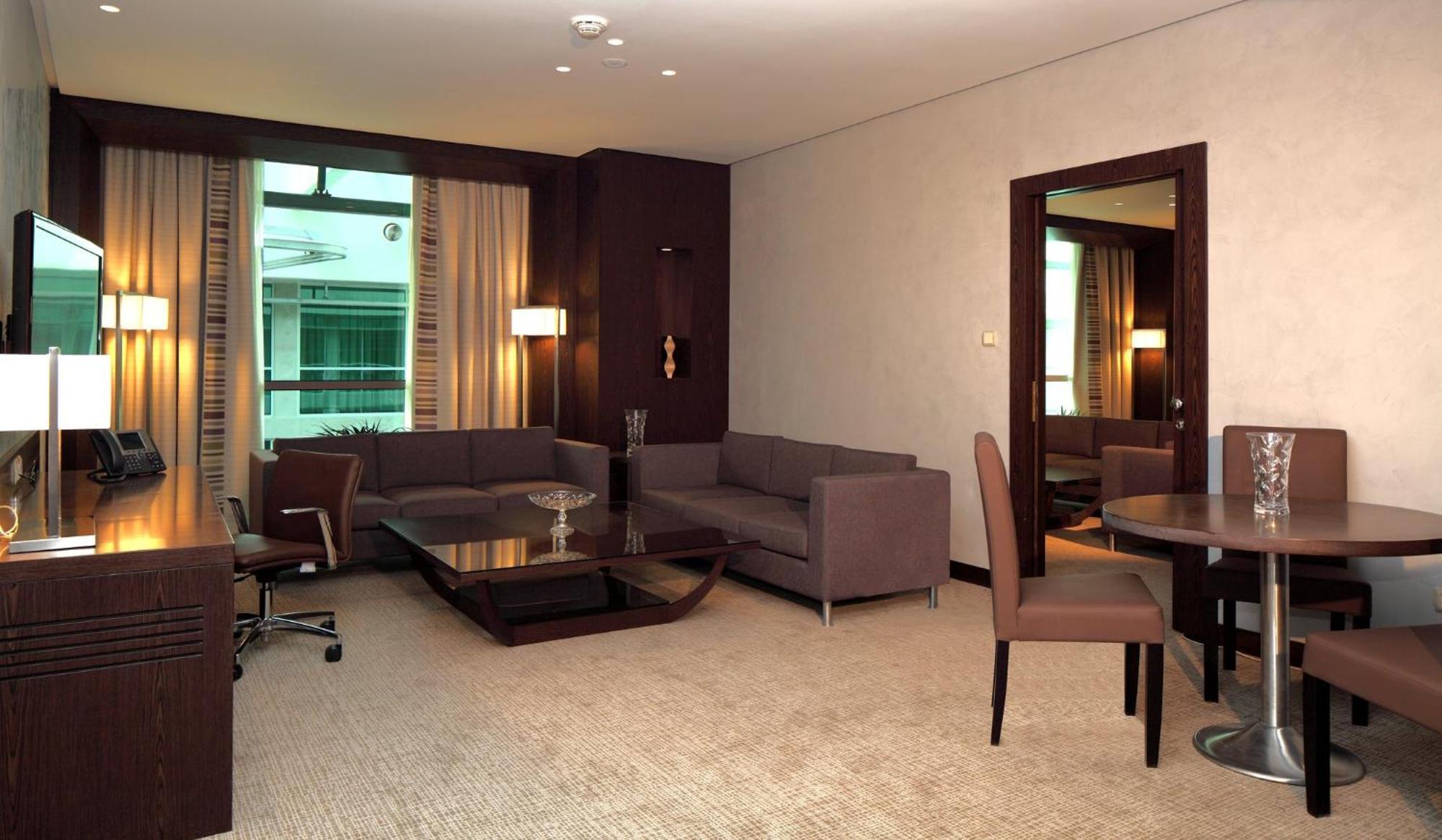 Holiday Inn Meydan By Ihg Riaad Buitenkant foto